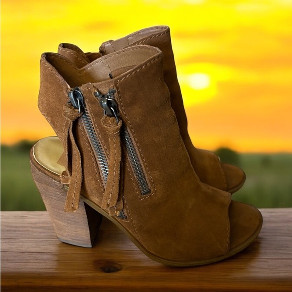 Dolce Vita Open Toe Suede Size Zip Bootie With Block Heel. - Picture 3 of 5